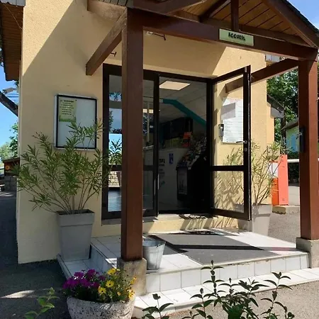 3 Etoiles - Piscine - Eeeddg