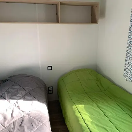 3 Etoiles - Piscine - Eeeddg *